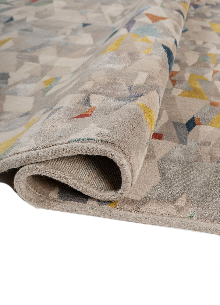 aprezo grey and black wool and bamboo silk hand knotted Rug - FloorShot