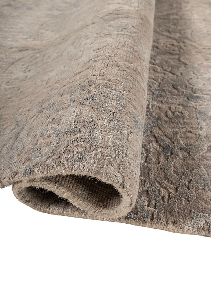 aprezo grey and black wool and bamboo silk hand knotted Rug - FloorShot