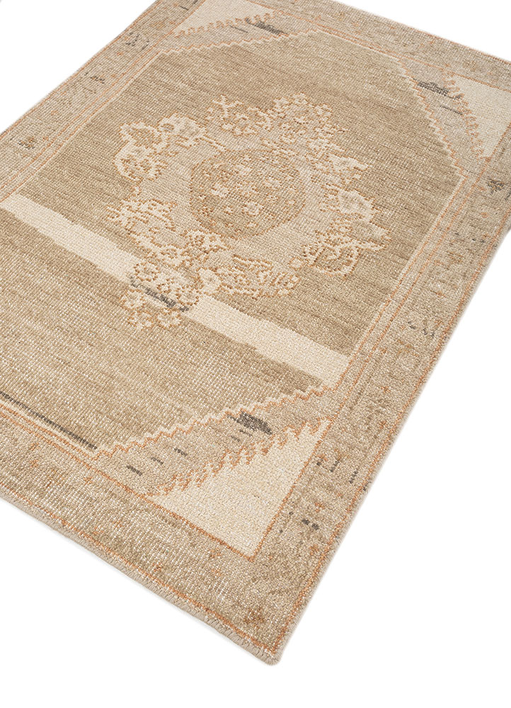 thyme gold wool hand knotted Rug - FloorShot