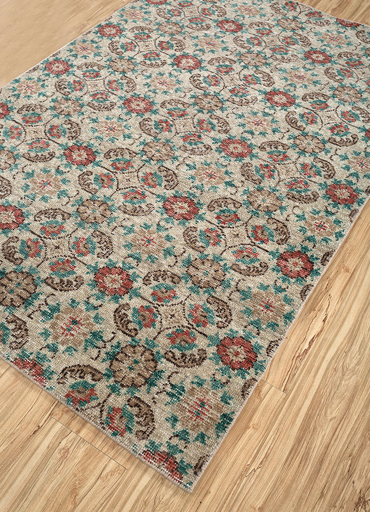 erbe beige and brown wool hand knotted Rug - FloorShot