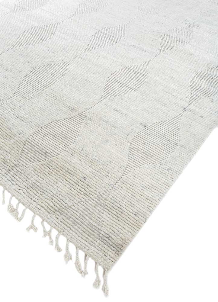 saga ivory wool hand loom Rug - FloorShot