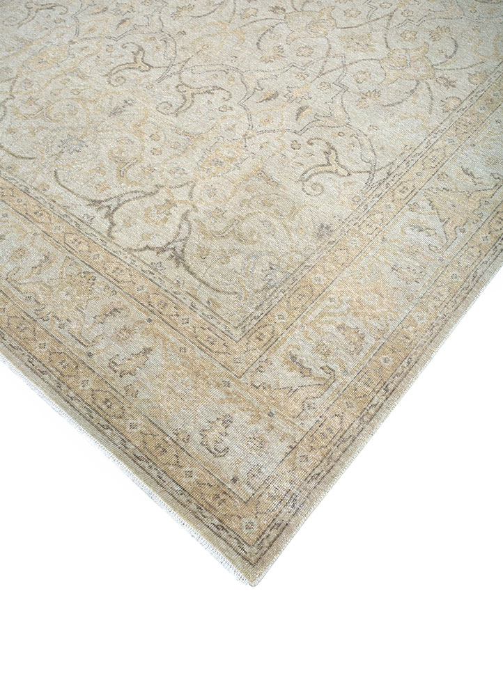 erbe beige and brown wool hand knotted Rug - FloorShot