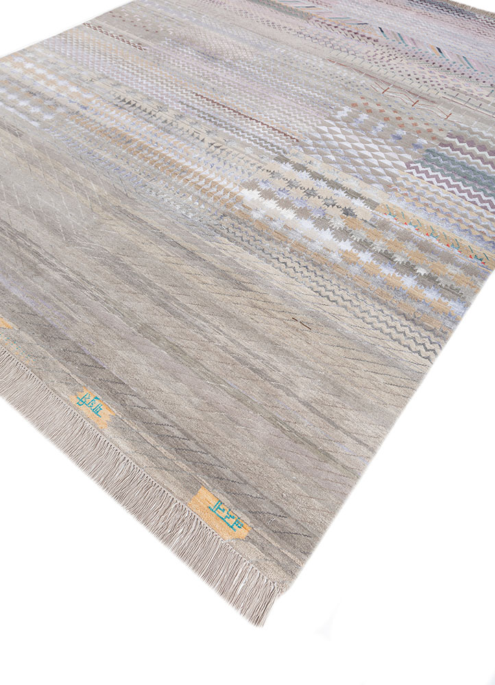 manchaha grey and black wool and bamboo silk hand knotted Rug - FloorShot