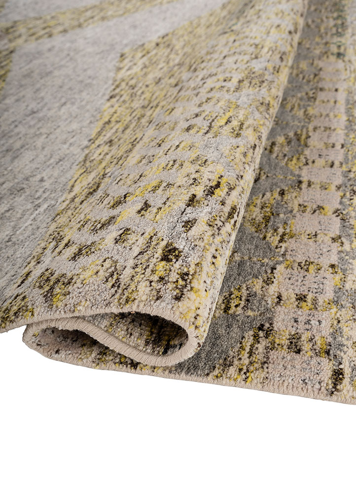 manchaha ivory wool hand knotted Rug - FloorShot