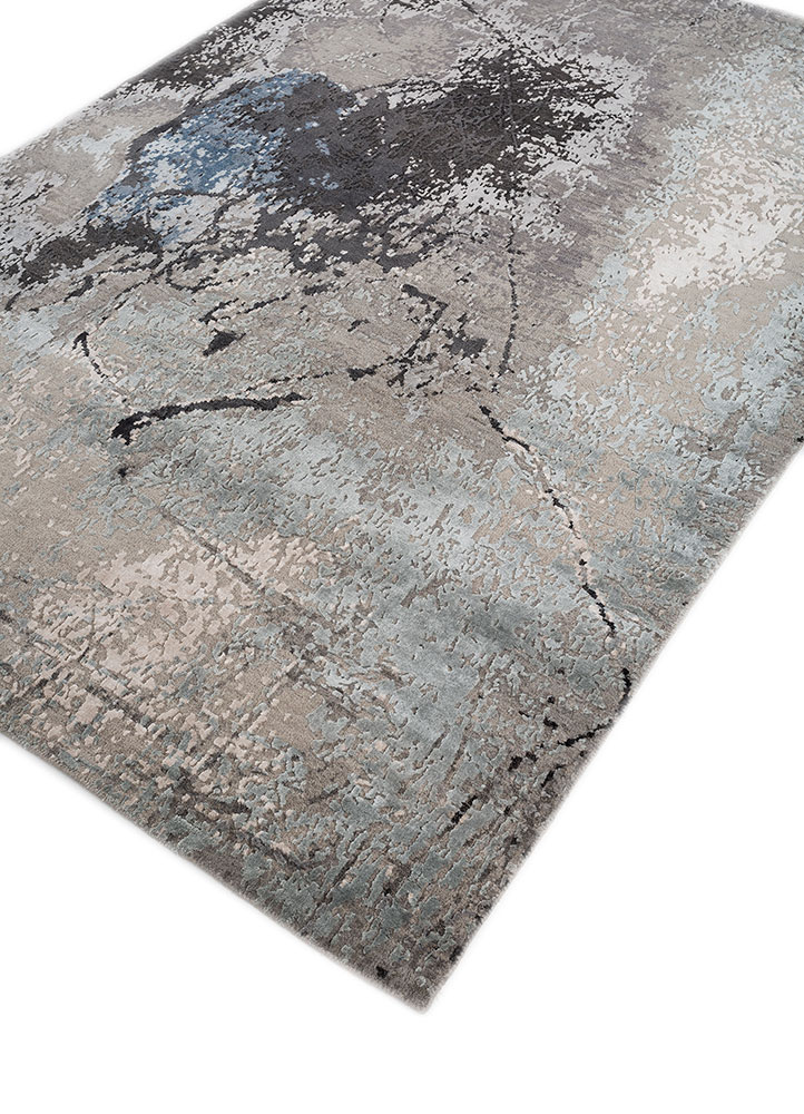 uvenuti grey and black wool and bamboo silk hand knotted Rug - FloorShot