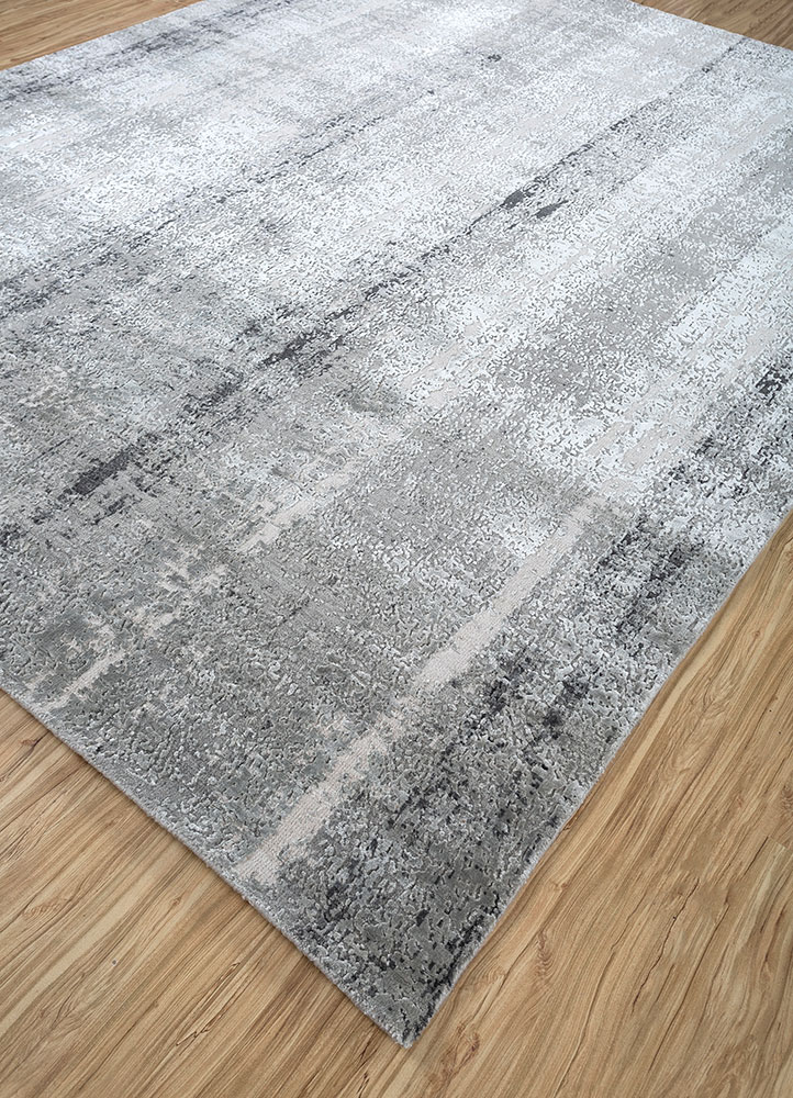 uvenuti ivory wool and bamboo silk hand knotted Rug - FloorShot