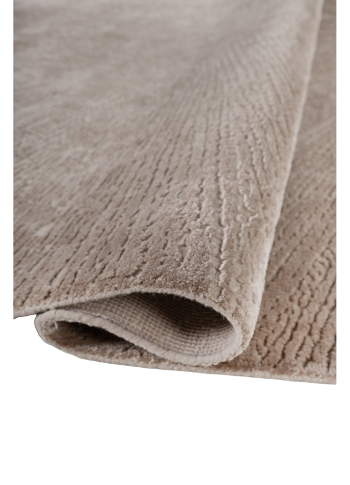 uvenuti ivory wool and bamboo silk hand knotted Rug - FloorShot