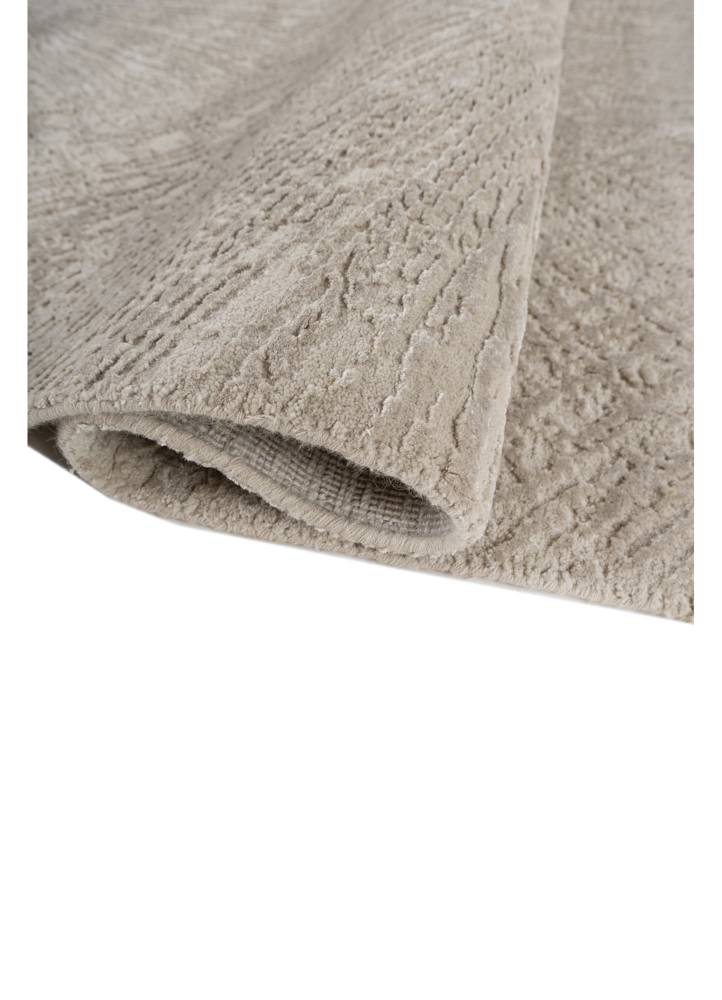 uvenuti ivory wool and bamboo silk hand knotted Rug - FloorShot