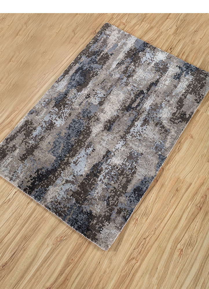 uvenuti ivory wool and bamboo silk hand knotted Rug - FloorShot