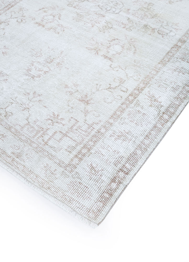 vintage ivory wool hand knotted Rug - FloorShot