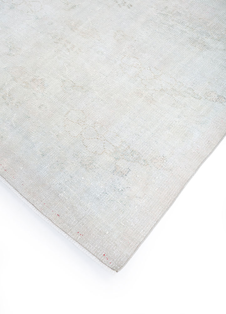 vintage ivory wool hand knotted Rug - FloorShot