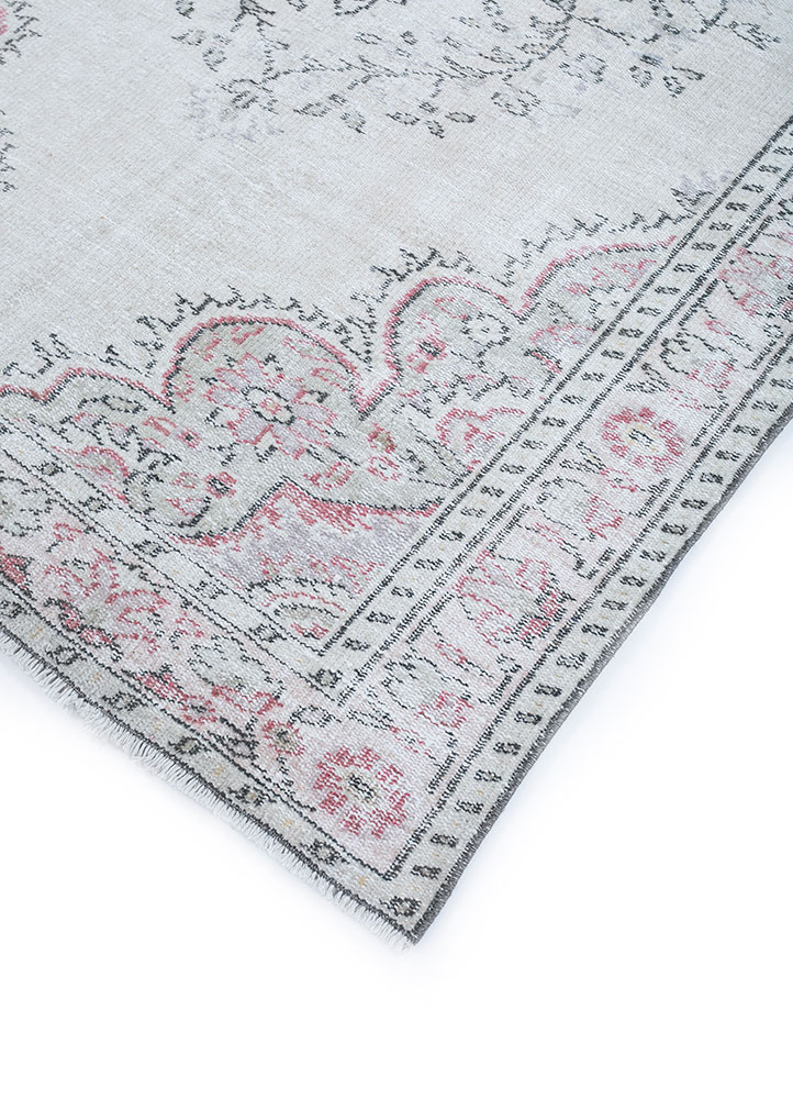 vintage ivory wool hand knotted Rug - FloorShot