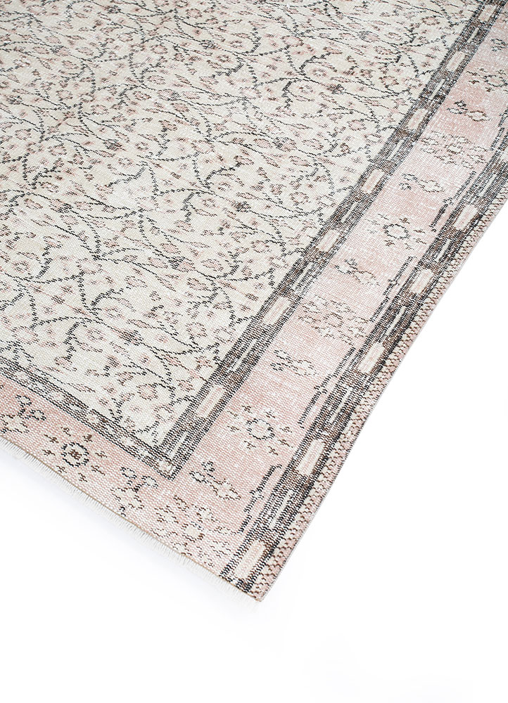 vintage ivory wool hand knotted Rug - FloorShot