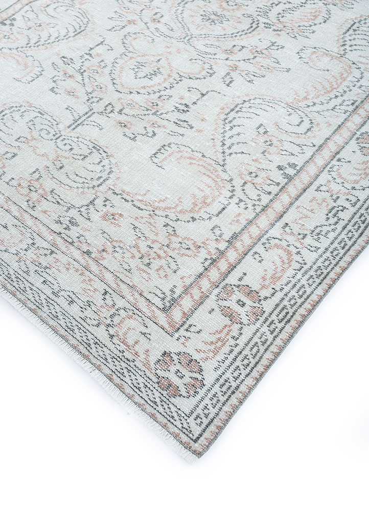 vintage ivory wool hand knotted Rug - FloorShot