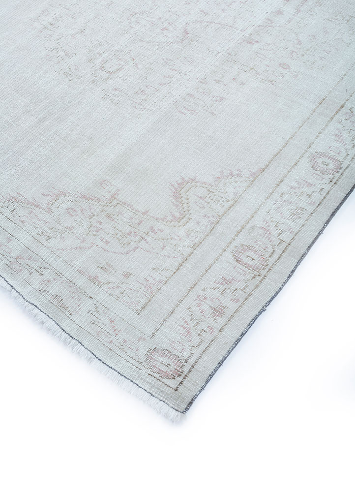 vintage ivory wool hand knotted Rug - FloorShot