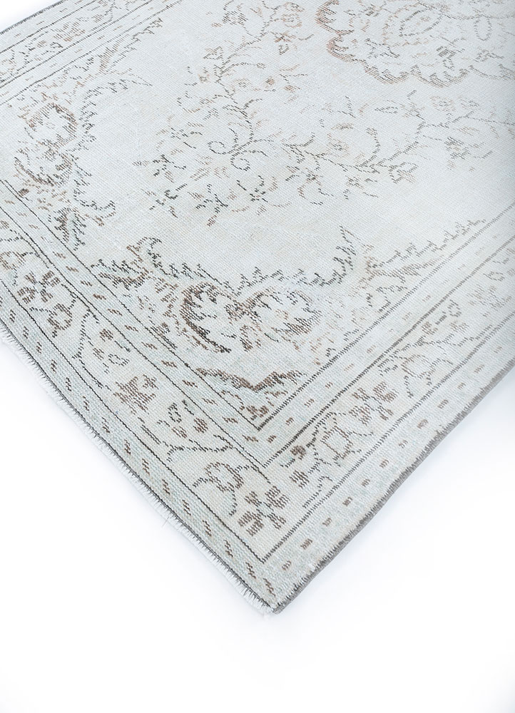 vintage ivory wool hand knotted Rug - FloorShot