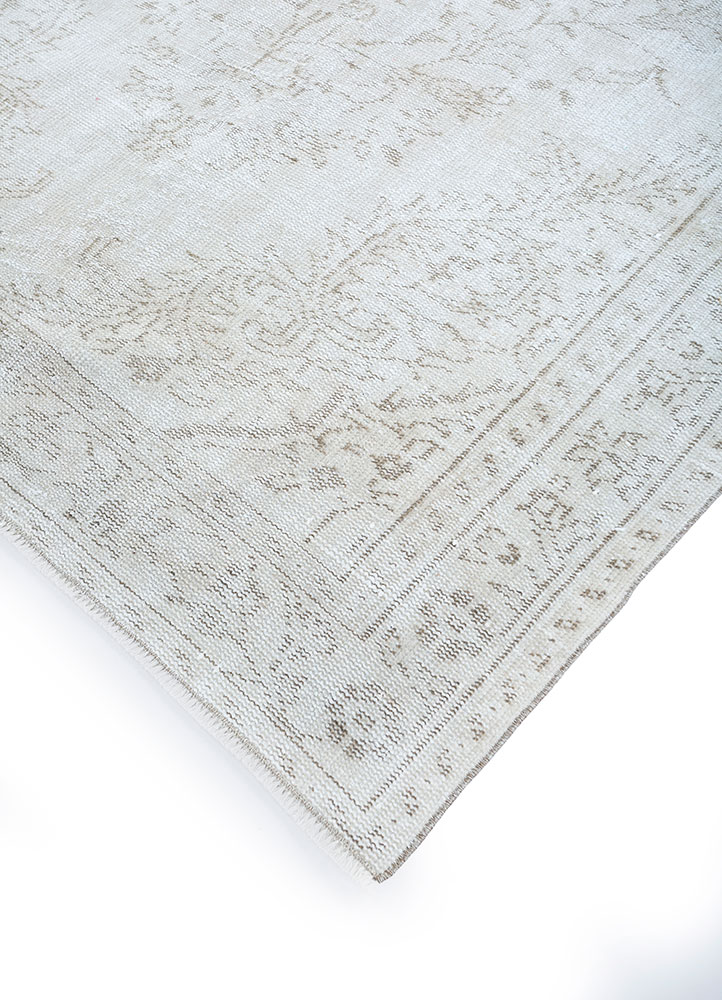 vintage ivory wool hand knotted Rug - FloorShot