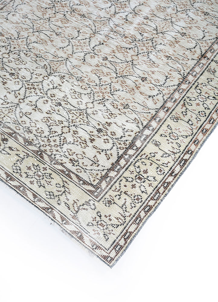 vintage beige and brown wool hand knotted Rug - FloorShot