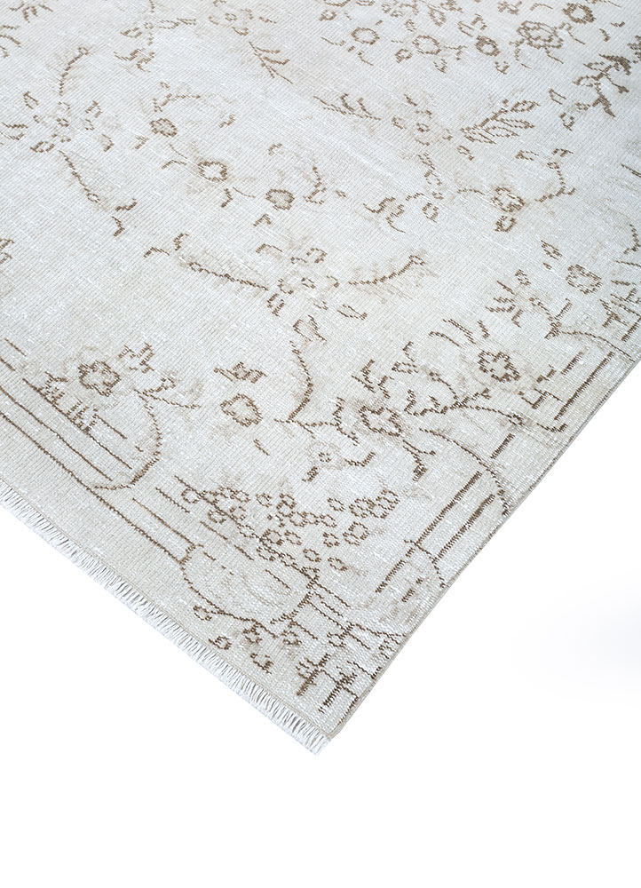 vintage ivory wool hand knotted Rug - FloorShot