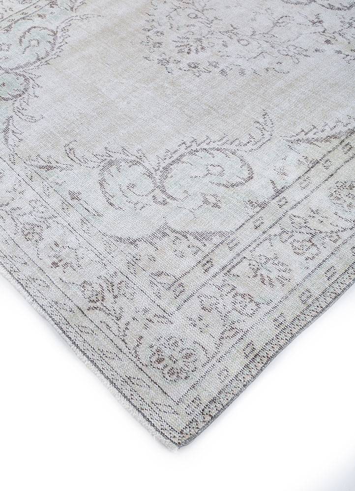 vintage ivory wool hand knotted Rug - FloorShot