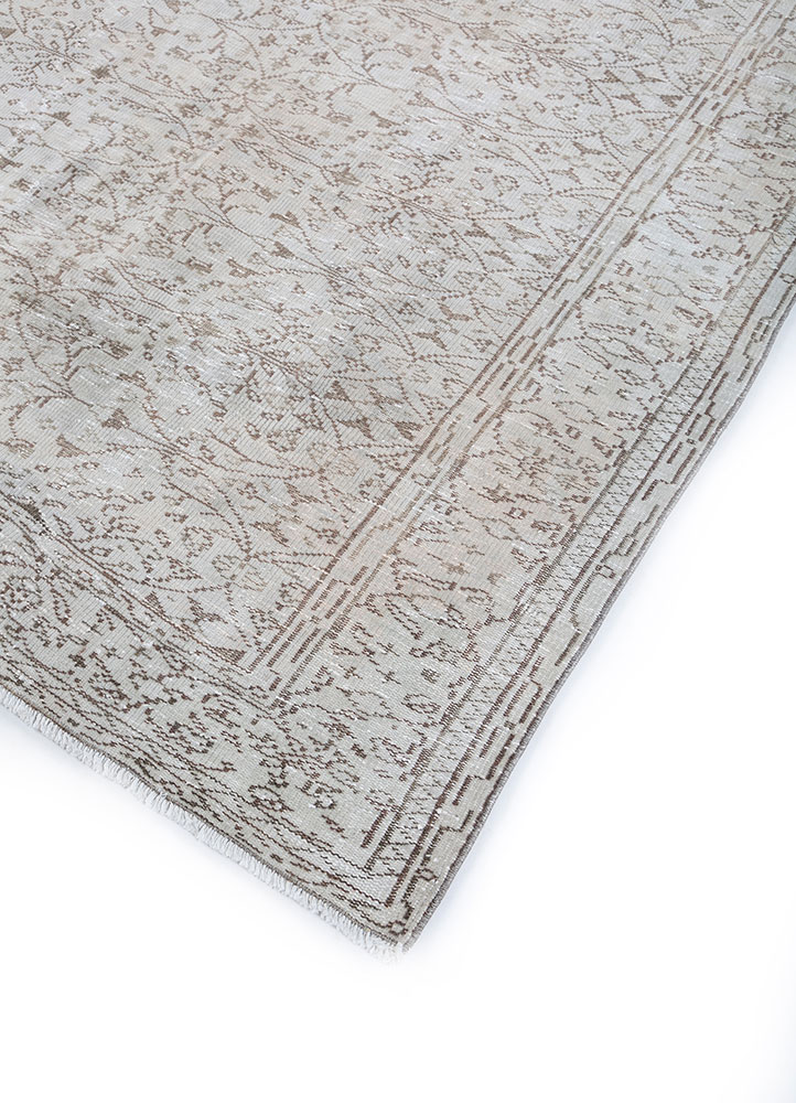 vintage ivory wool hand knotted Rug - FloorShot