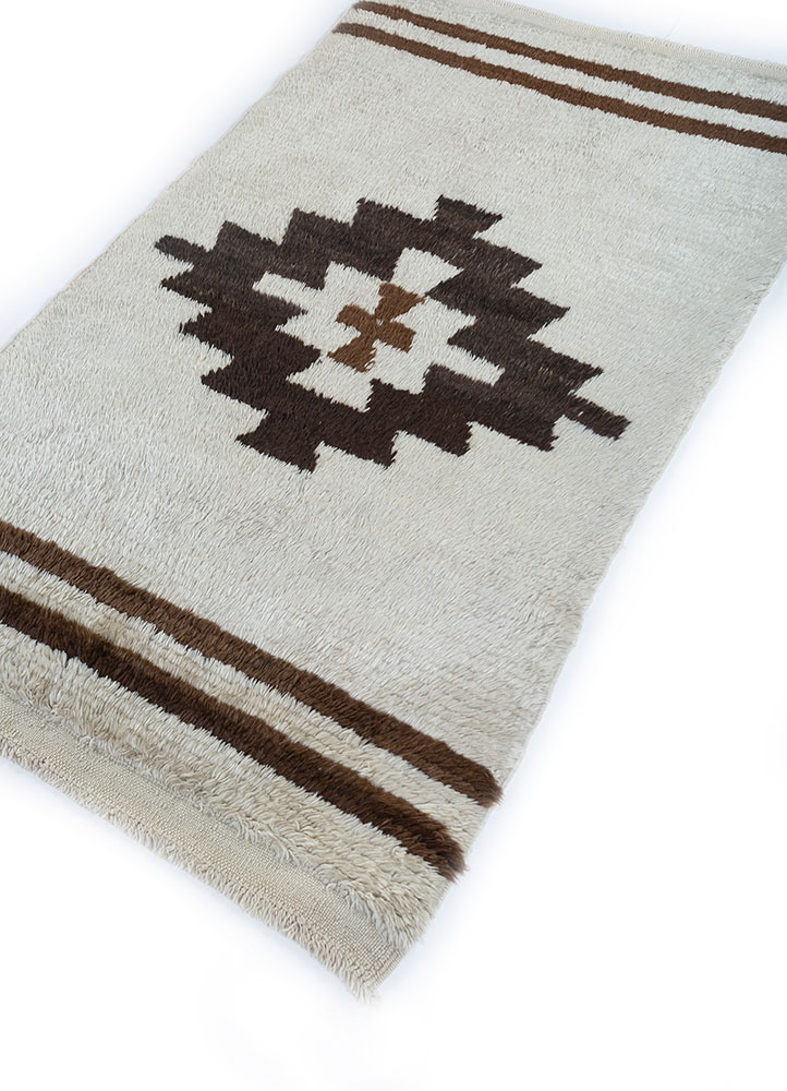 zuri ivory wool hand knotted Rug - FloorShot