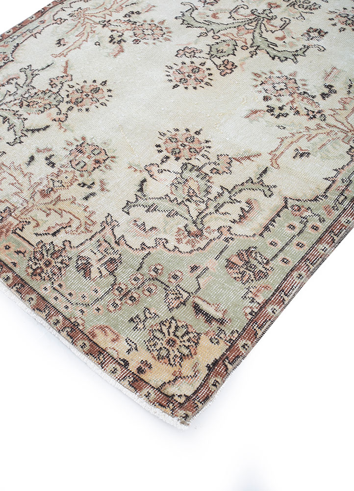 vintage ivory wool hand knotted Rug - FloorShot