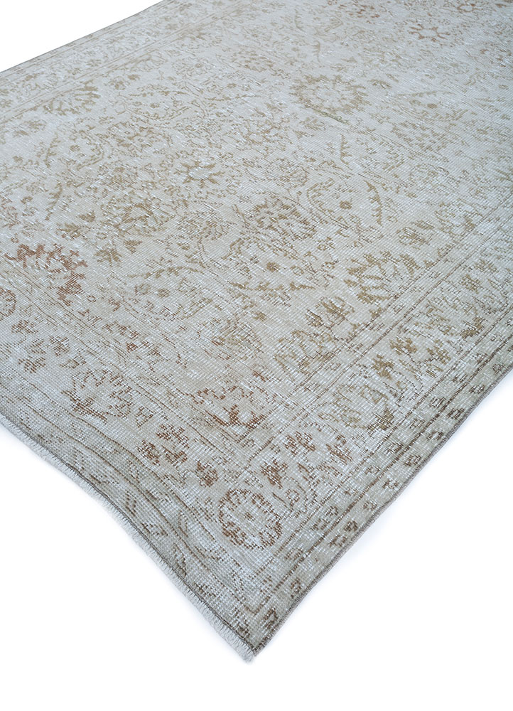 vintage ivory wool hand knotted Rug - FloorShot