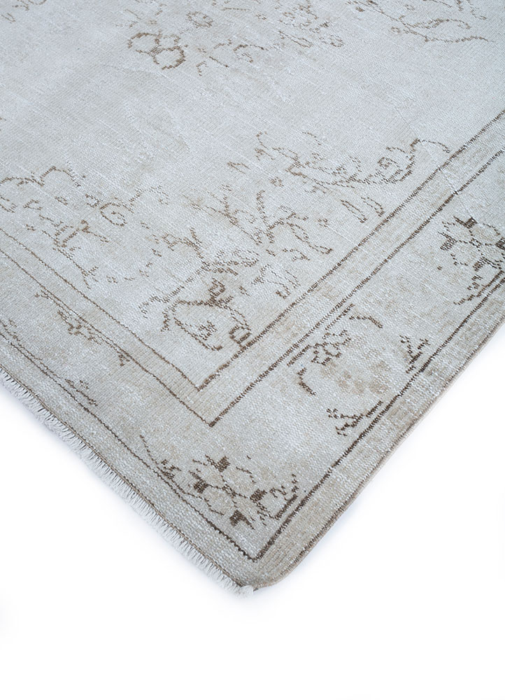 vintage ivory wool hand knotted Rug - FloorShot
