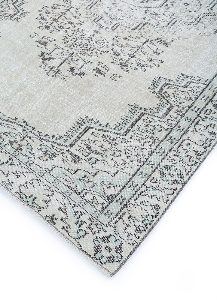 vintage ivory wool hand knotted Rug - FloorShot