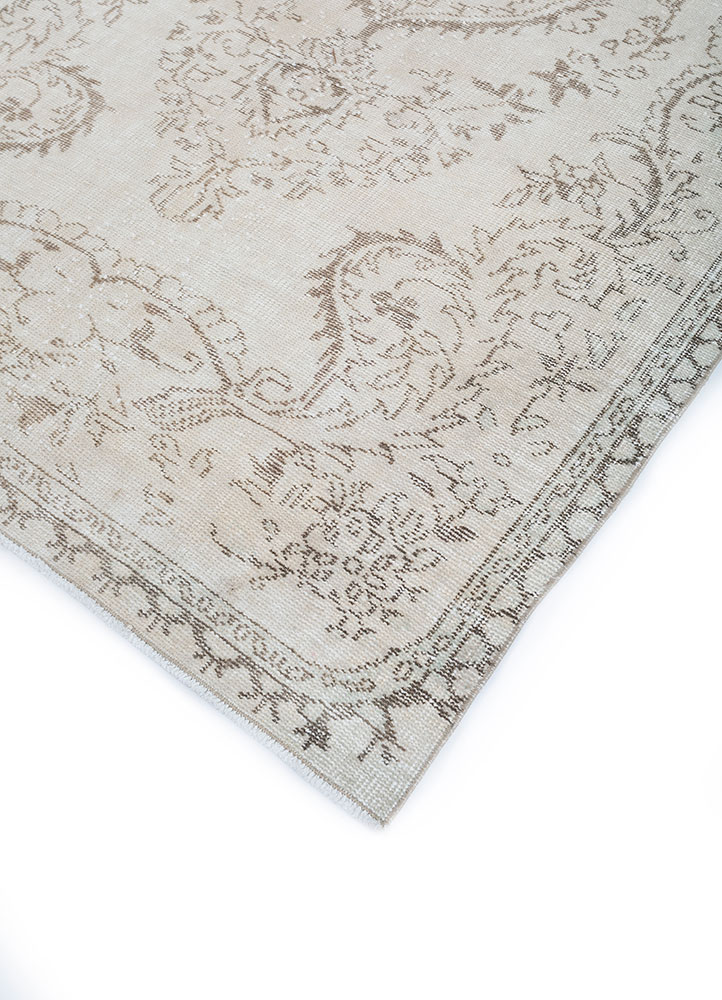 vintage ivory wool hand knotted Rug - FloorShot