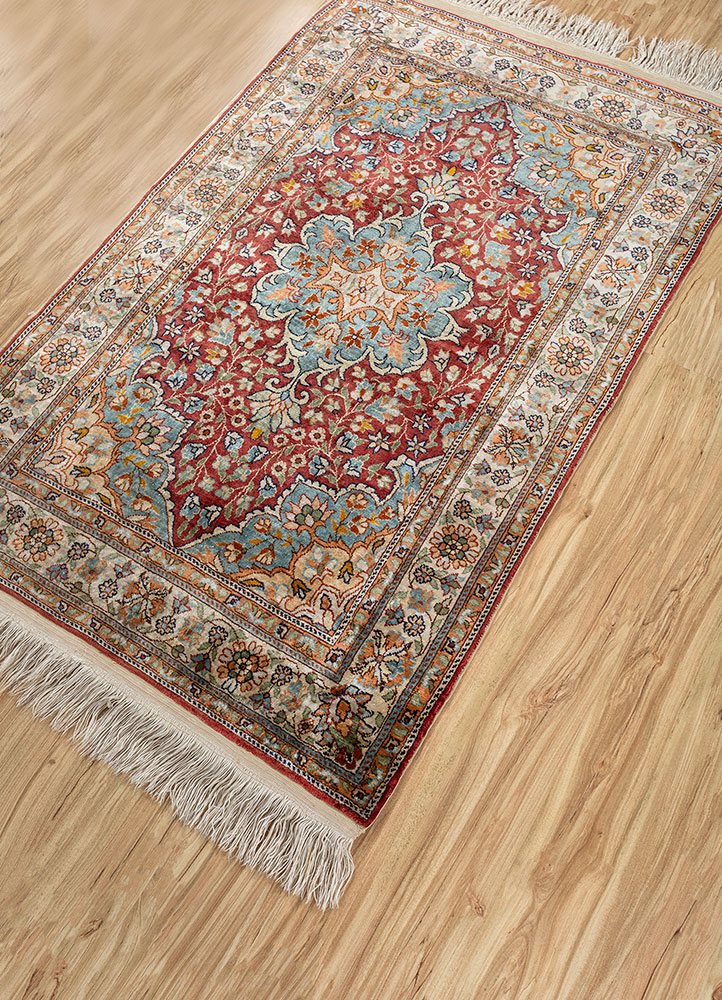 gulmarg red and orange silk hand knotted Rug - FloorShot