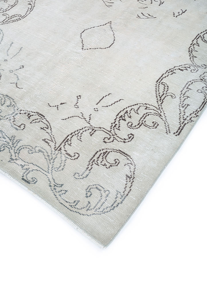 vintage ivory wool hand knotted Rug - FloorShot