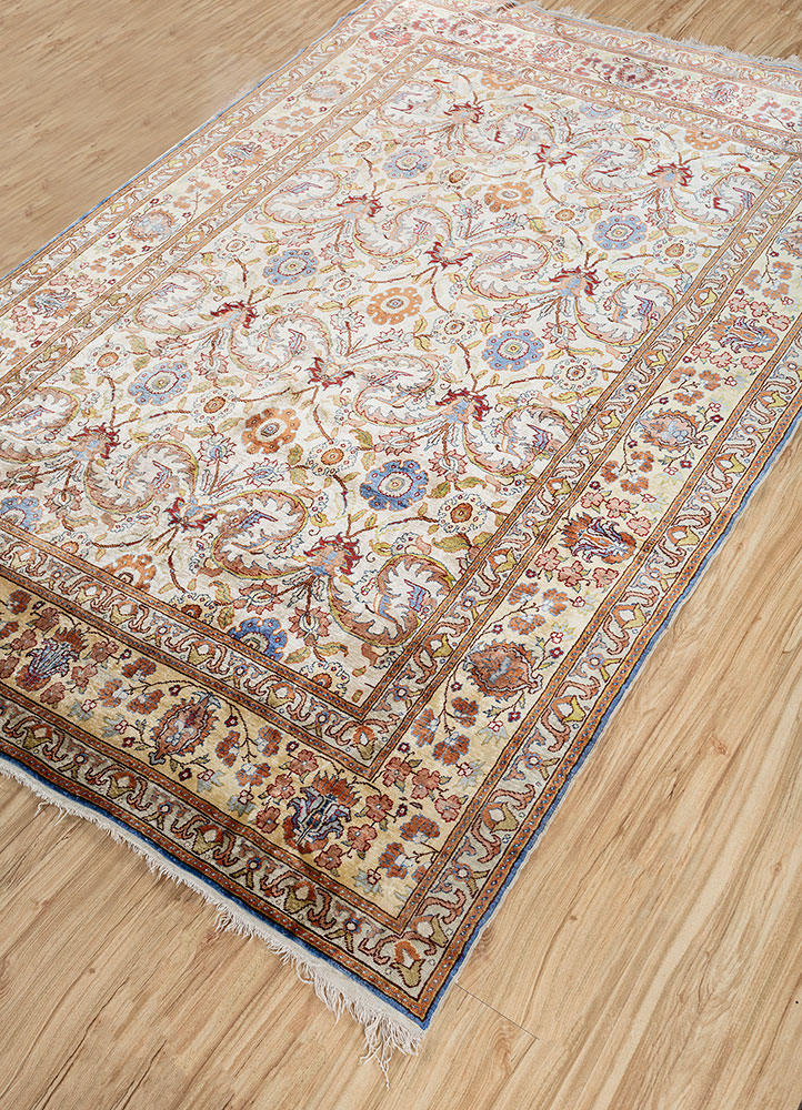 gulmarg ivory silk hand knotted Rug - FloorShot