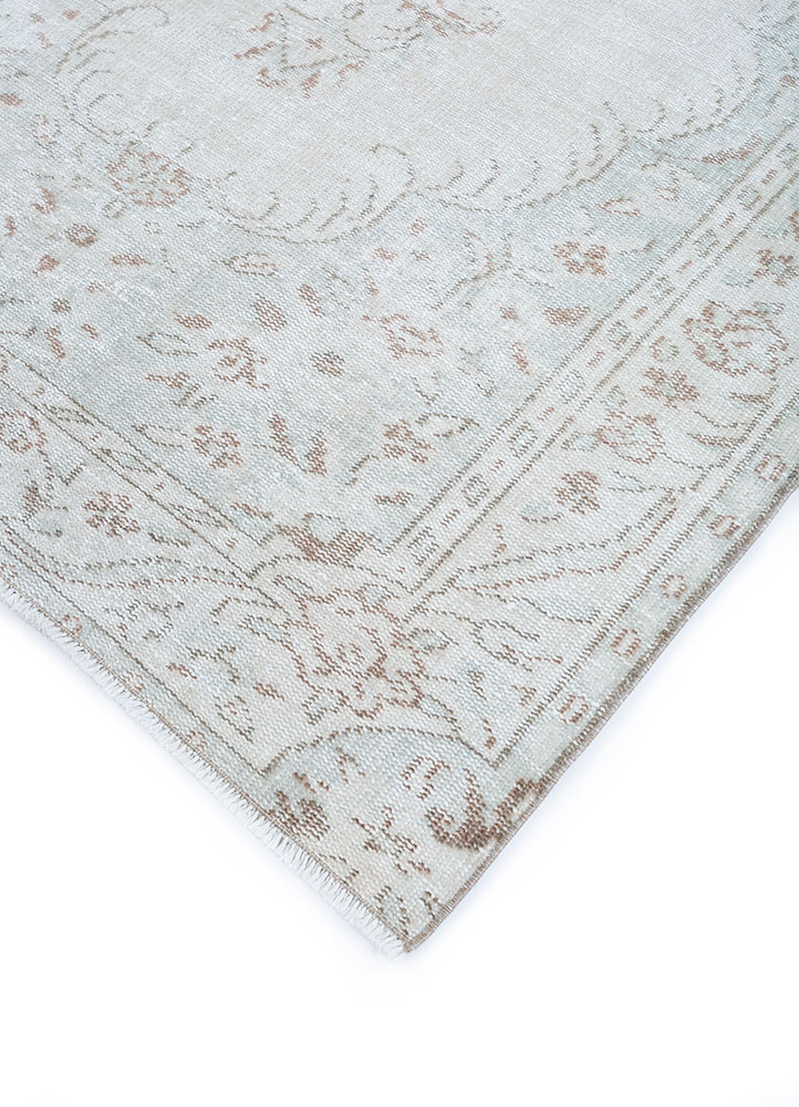 vintage ivory wool hand knotted Rug - FloorShot