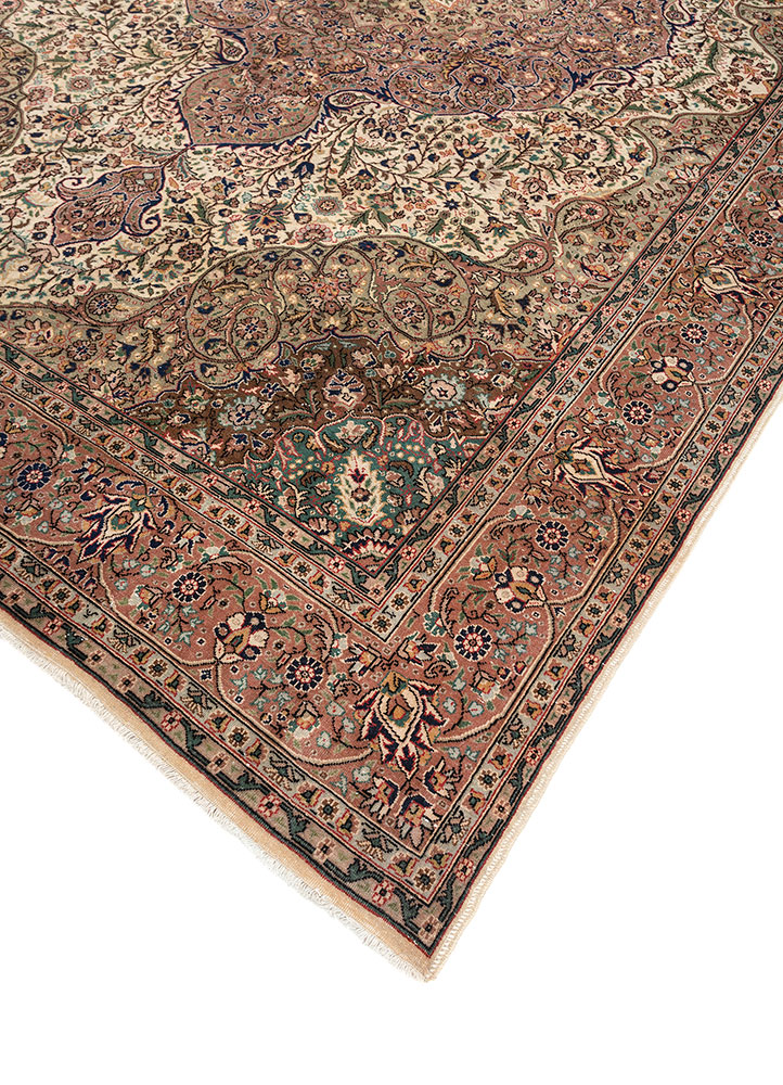 aalam ivory wool hand knotted Rug - FloorShot