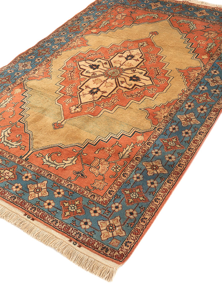 aalam gold wool hand knotted Rug - FloorShot