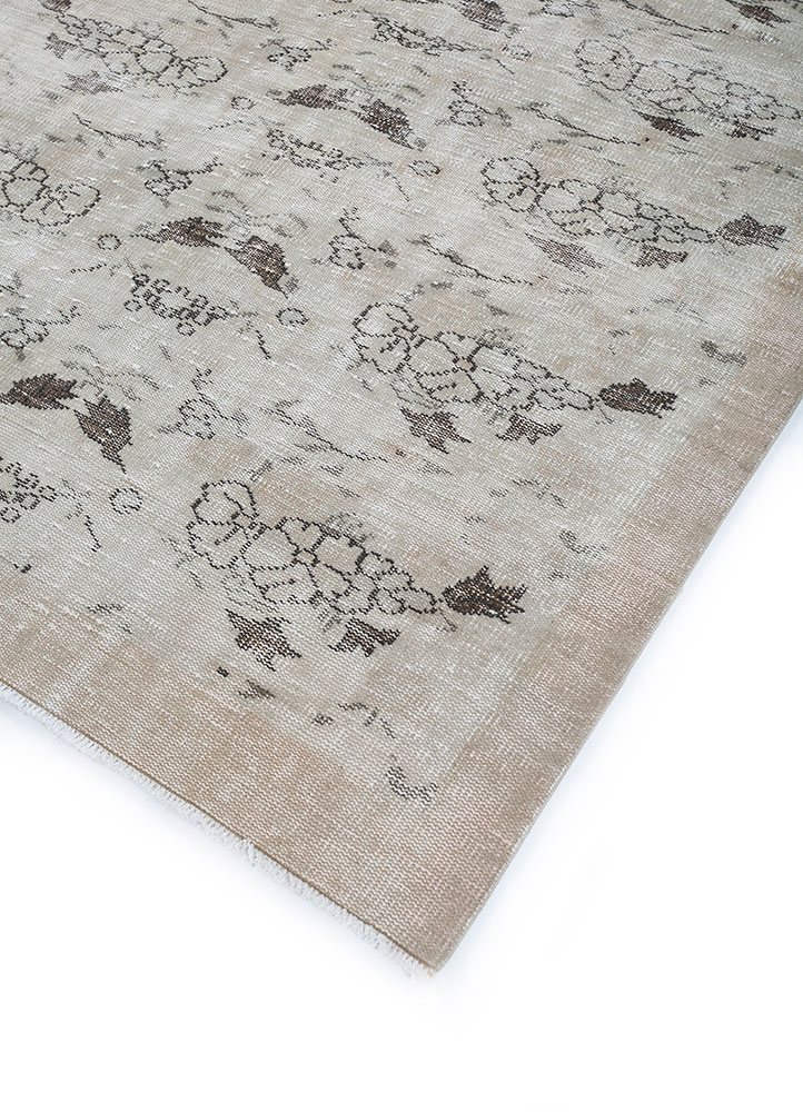 vintage ivory wool hand knotted Rug - FloorShot