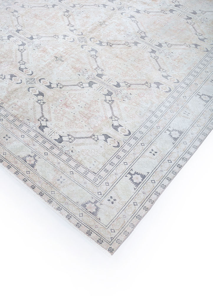 vintage ivory wool hand knotted Rug - FloorShot