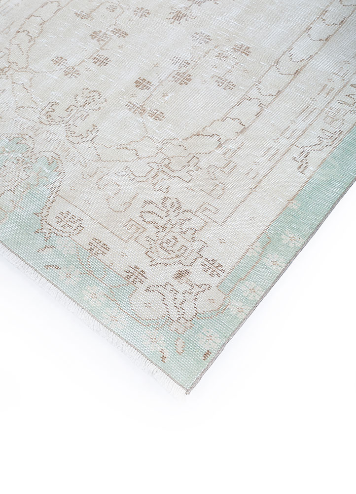 vintage ivory wool hand knotted Rug - FloorShot