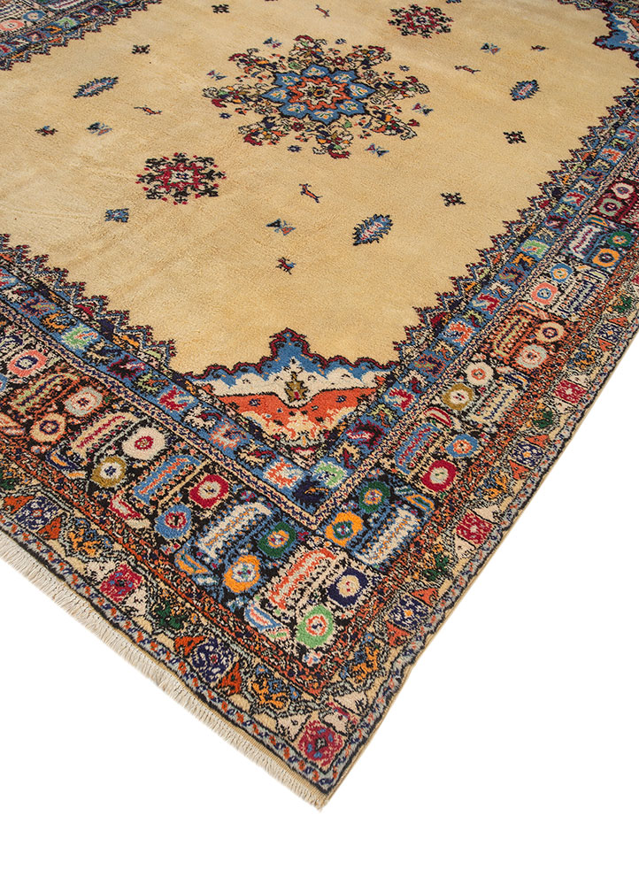 aalam gold wool hand knotted Rug - FloorShot