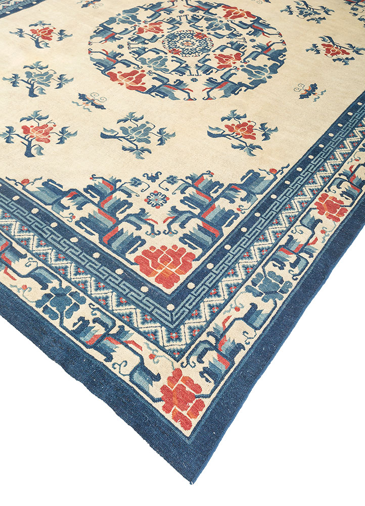 pechino ivory wool hand knotted Rug - FloorShot