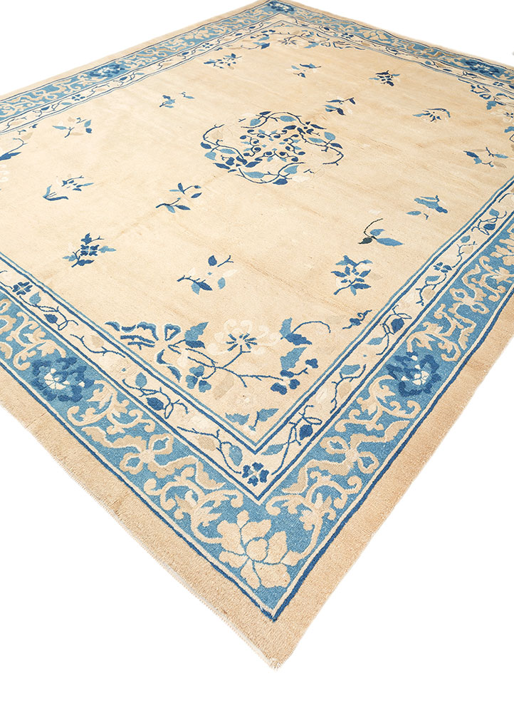 pechino gold wool hand knotted Rug - FloorShot