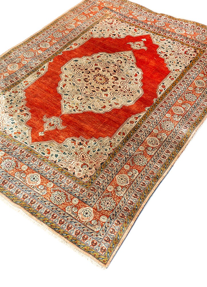 gulmarg red and orange silk hand knotted Rug - FloorShot