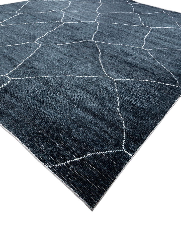 indusbar grey and black viscose hand loom Rug - FloorShot