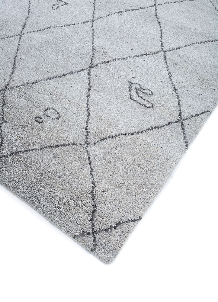 zuri grey and black wool hand knotted Rug - FloorShot