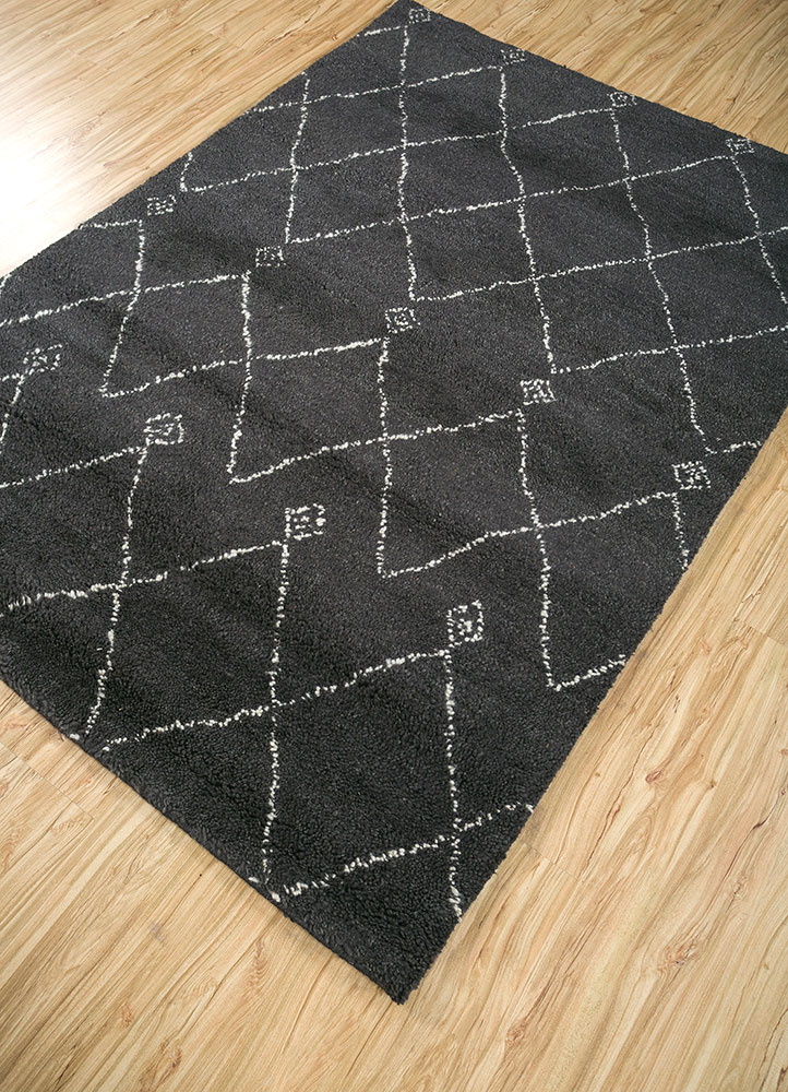 zuri grey and black wool hand knotted Rug - FloorShot