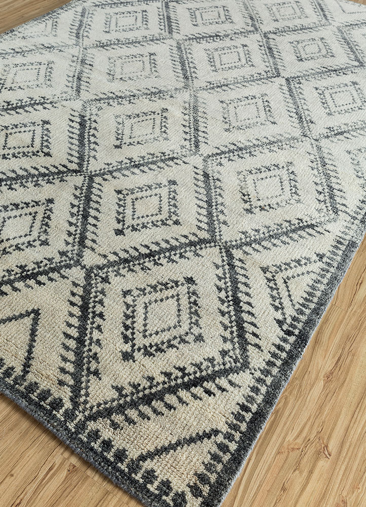 zuri grey and black wool hand knotted Rug - FloorShot