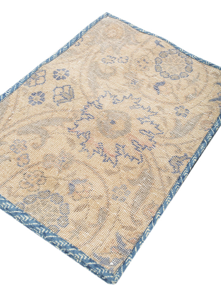 table mats gold wool hand knotted Accessorie - FloorShot