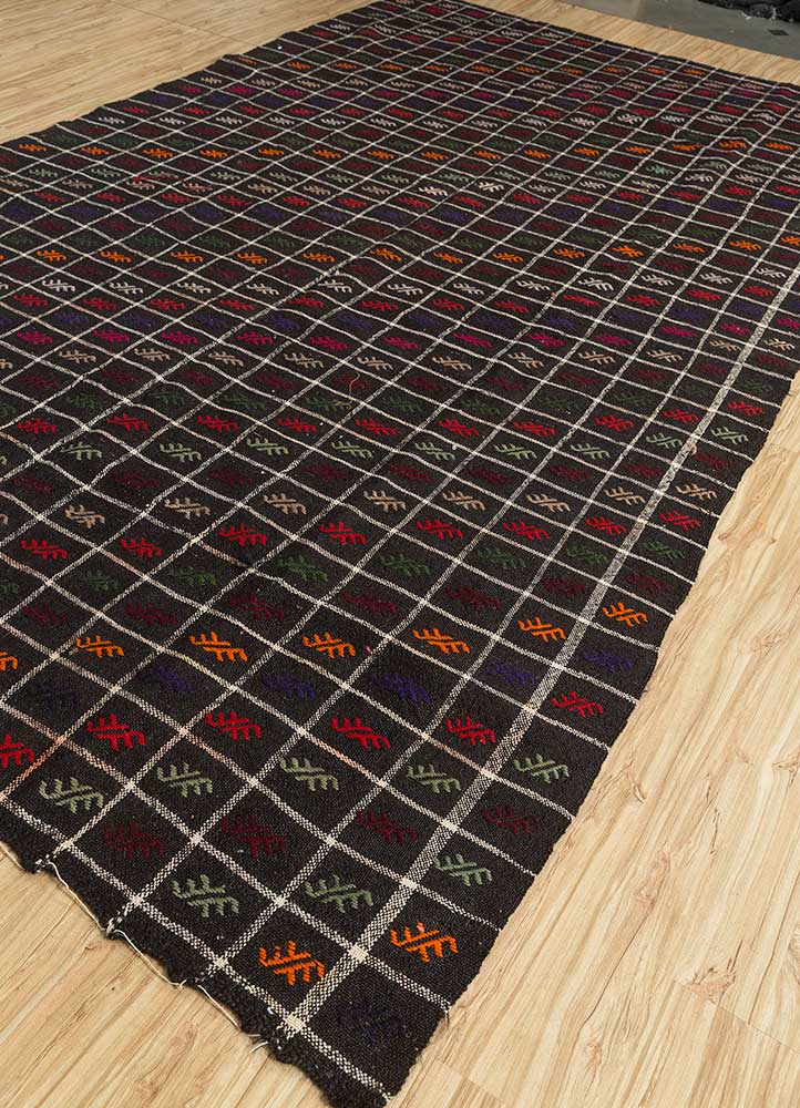 nuray grey and black wool hand knotted Rug - FloorShot